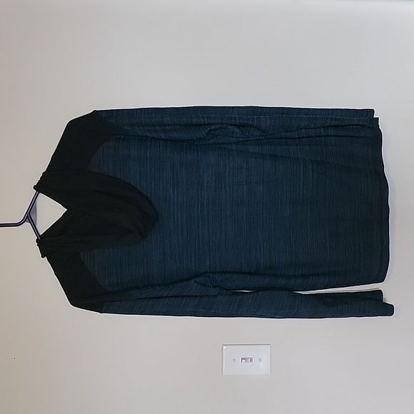 Light weight hoodie - Picture 2 of 2